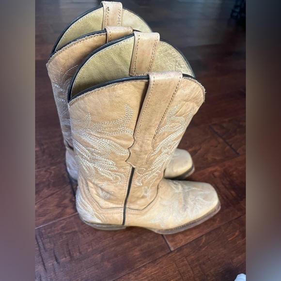 Veretta Cowgirl Boots - Off White - Picture 2 of 12